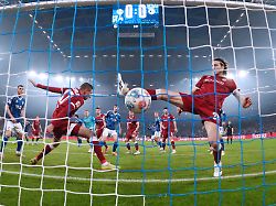 edin dzeko fc schalke 04 hinten mitte erzielt das tor zum 1 0 06 03 2026 fussball 2 bundesliga saison 2025 2026 25