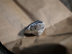 ein meteoriteneinschlag ist in den meisten versicherungsbedingungen der wohngebaeudeversicherer nicht ausdruecklich als mitversicherte gefahr genannt