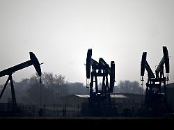 erdoelpumpen zur foerderung von erdoel aufgenommenin niederoesterreich mit dem beginn des iran kriegs sind die preise fuer rohoel auf dem weltmarkt kraeftig gestiegen