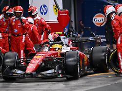 formula one f1 australian grand prix albert park grand prix circuit melbourne australia march 8 2026 ferrari s lewis hamilton pit stops during the race pool via reuters william west