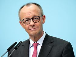 friedrich merz bundeskanzler cdu pressekonferenz press conference nach den gremiensitzungen zu dem thema landtagswahlen in baden wuerttemberg deu berlin 09 03