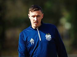 fussball maenner oberliga hamburg tus dassendorf tsv buchholz stadion am wendelweg max kruse tus dassendorf waermt sich vor dem spiel auf dem platz auf