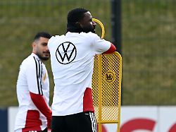 fussball nationalmannschaft vor dem laenderspiel gegen die schweiz antonio ruediger deutschland in aktion beim training