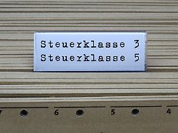 haengeregister mit steuerklassen 3 und 5 haengeregister mit steuerklassen 3 und 5 05 04 2023 borkwalde brandenburg an einem haengeregister steht der schriftzug steuerklasse 3 und steuerklasse 5