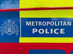 in england sind mehrere maenner wegen terror verdachts verhaftet worden