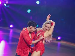 milano saenger und marta arndt profitaenzerin tanzen in der rtl tanzshow let s dance im coloneum