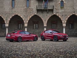 neben der giulia legt alfa auch den stelvio in der sportvariante neu auf