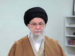 news bilder des tages march 20 2025 tehran iran iran s supreme leader ayatollah ali khamenei addresses the nation in a televised speech marking the iranian new year nowruz in tehran 2