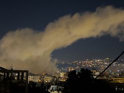 rauch steigt auf von israelischen luftangriffen auf dahieh einem suedlichen vorort von beirut 1