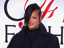 rihanna at the 2025 cfda awards nyc rihanna attends the 2025 cfda awards in new york on november 3 2025 photo by charles guerin abacapress
