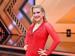 saengerin und schauspielerin jeanette biedermann bei der 18 staffel der rtl tanzshow lets dance im coloneum koeln 04 04