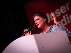sahra wagenknecht in mainz gruenderin und ehemalige parteivorsitzende von bsw im wahlkampf zur landtagswahl 2026 im bundesland rheinland pfalz