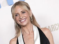 sarah michelle gellar arrives at the rental family los angeles premiere held at the dga theater in los angeles ca on wednesday november 12 2025 photo by sthanlee b