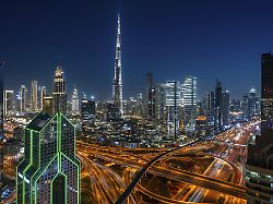 skyline von dubai bei nacht burj khalifa hoechstes gebaeude der welt vereinigte arabische emirate asien