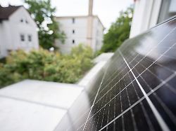 staub pollen moos damit das balkonkraftwerk auch volle leistung bringen kann braucht es gelegentlich eine reinigung