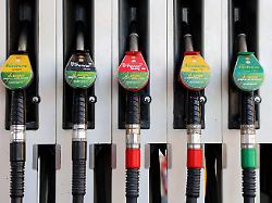 teure benzin und dieselpreise aufgrund der aktuellen iran krise