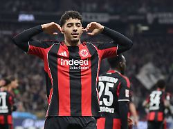 torjubel tor zum 1 0 durch torschuetzen fares chaibi eintracht frankfurt nr 8 1 minute nach einwechslung eintracht frankfurt sc freiburg bundesliga bl saison 2025 2026 24 spiel 01 03