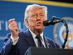 us praesident donald trump spricht auf der konferenz der republikanischen abgeordneten im trump national doral miami