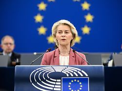 ursula von der leyen praesidentin der europaeischen kommission eu spricht im eu parlament waehrend einer gemeinsamen debatte ueber die situation im nahen osten 1