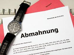 wer sich seinen urlaub einfach selbst erteilt muss mit einer abmahnung rechnen mindestens