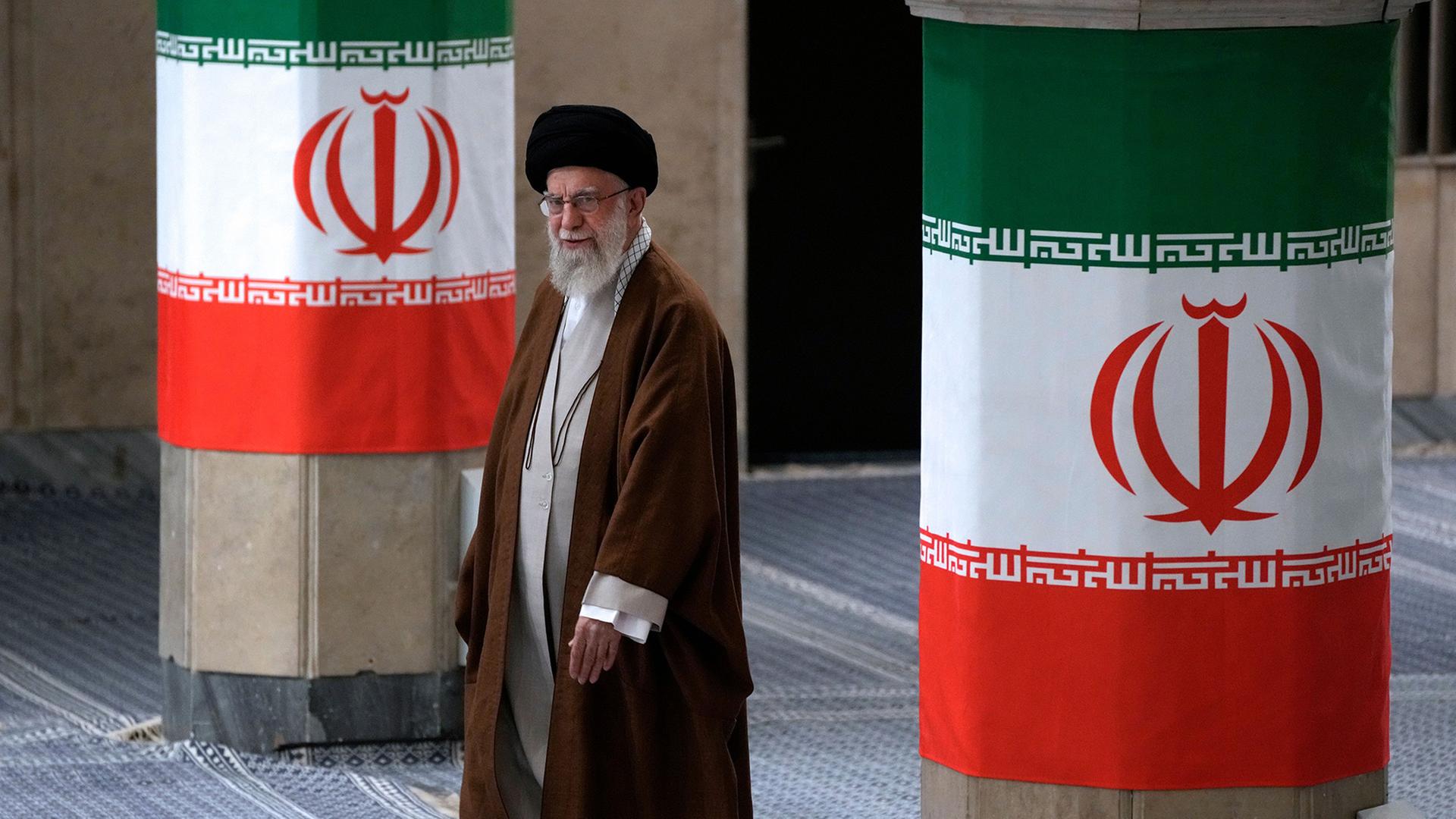 ajatollah ali khamenei 104