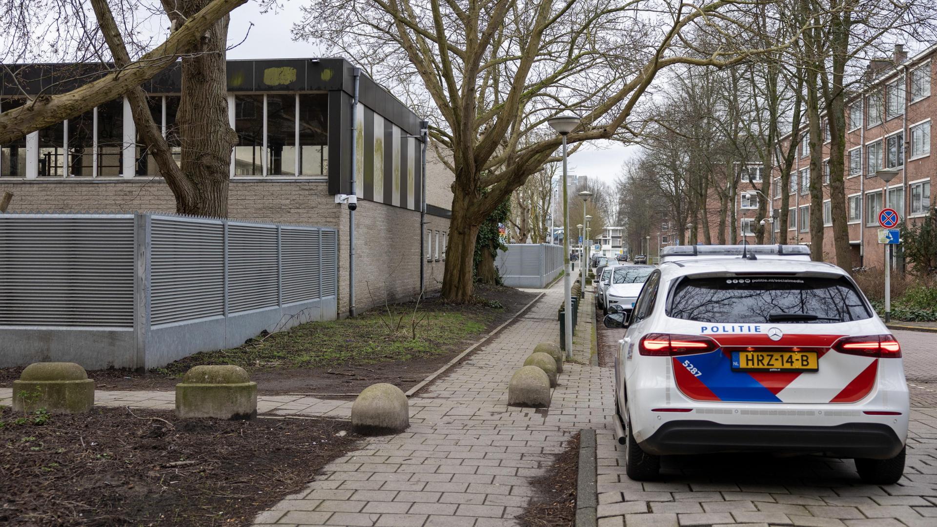 amsterdam juedische schule polizeiauto 100