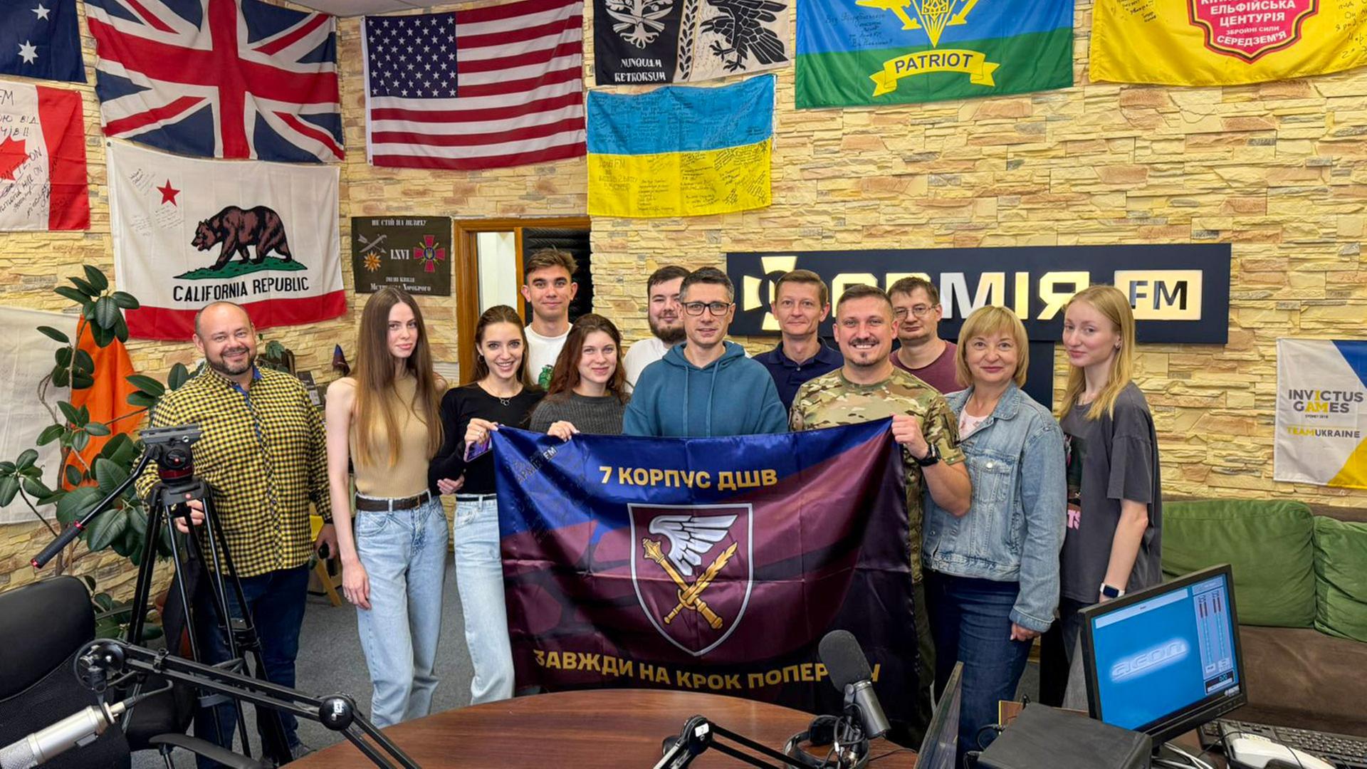 belegschaft armija fm 100