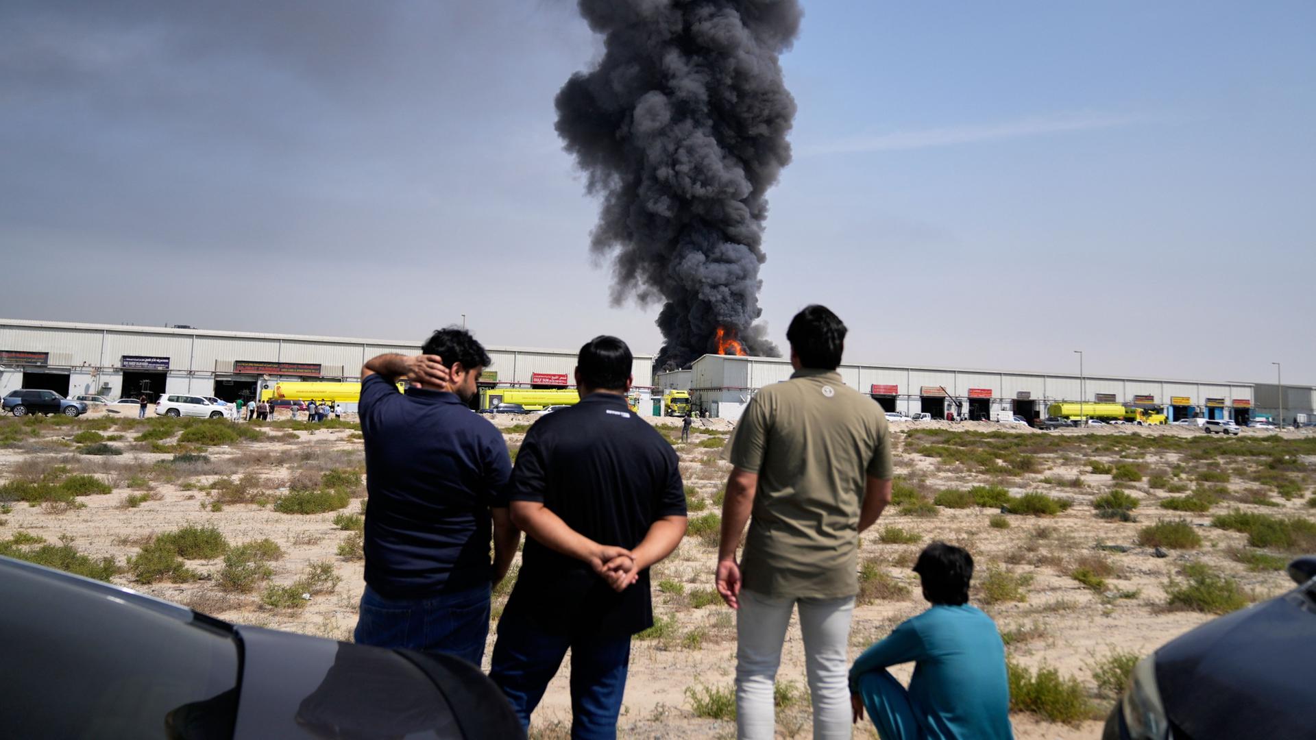 dubai rauchwolke 100