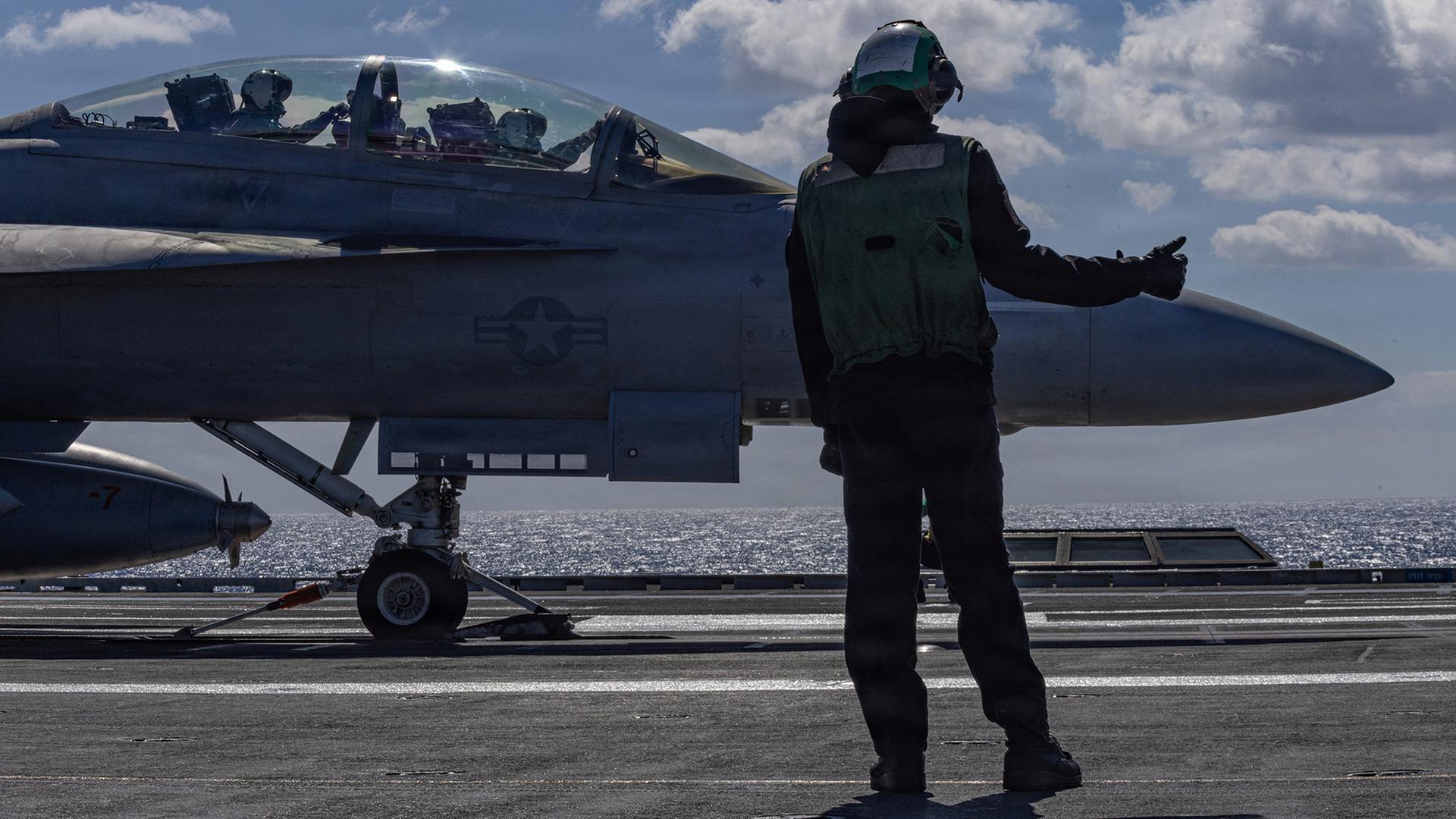 flugzeugtraeger ford 104