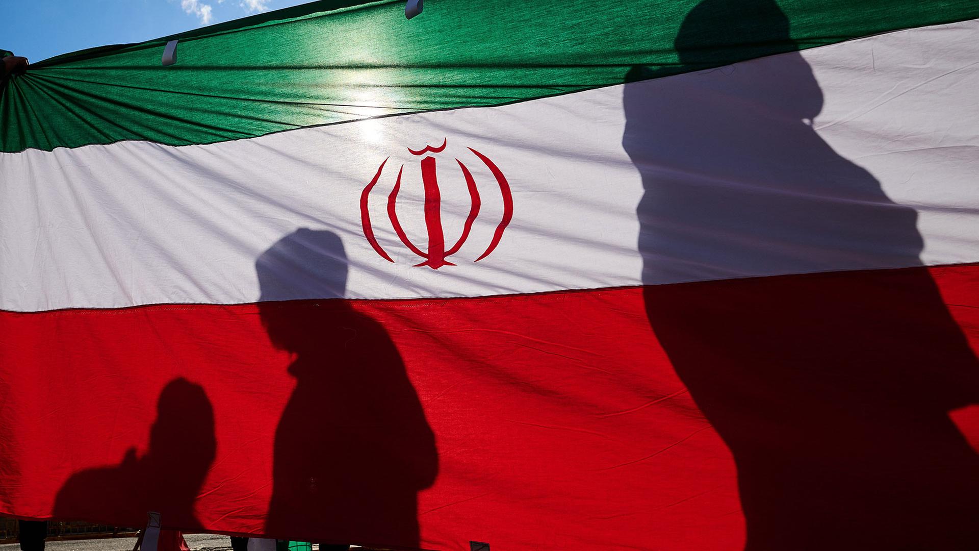 iran flagge schatten 100