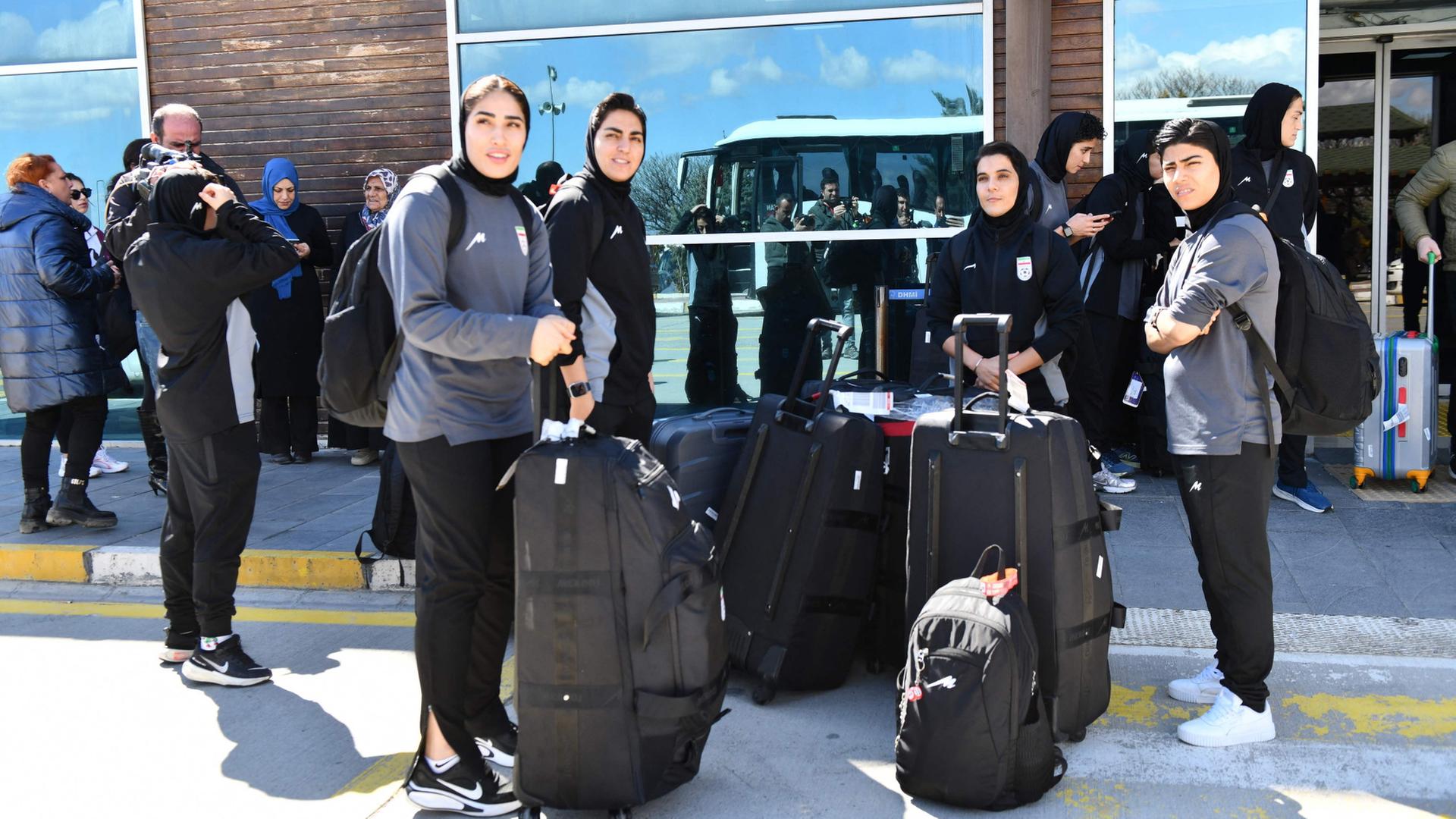 iran fussballerinnen 102