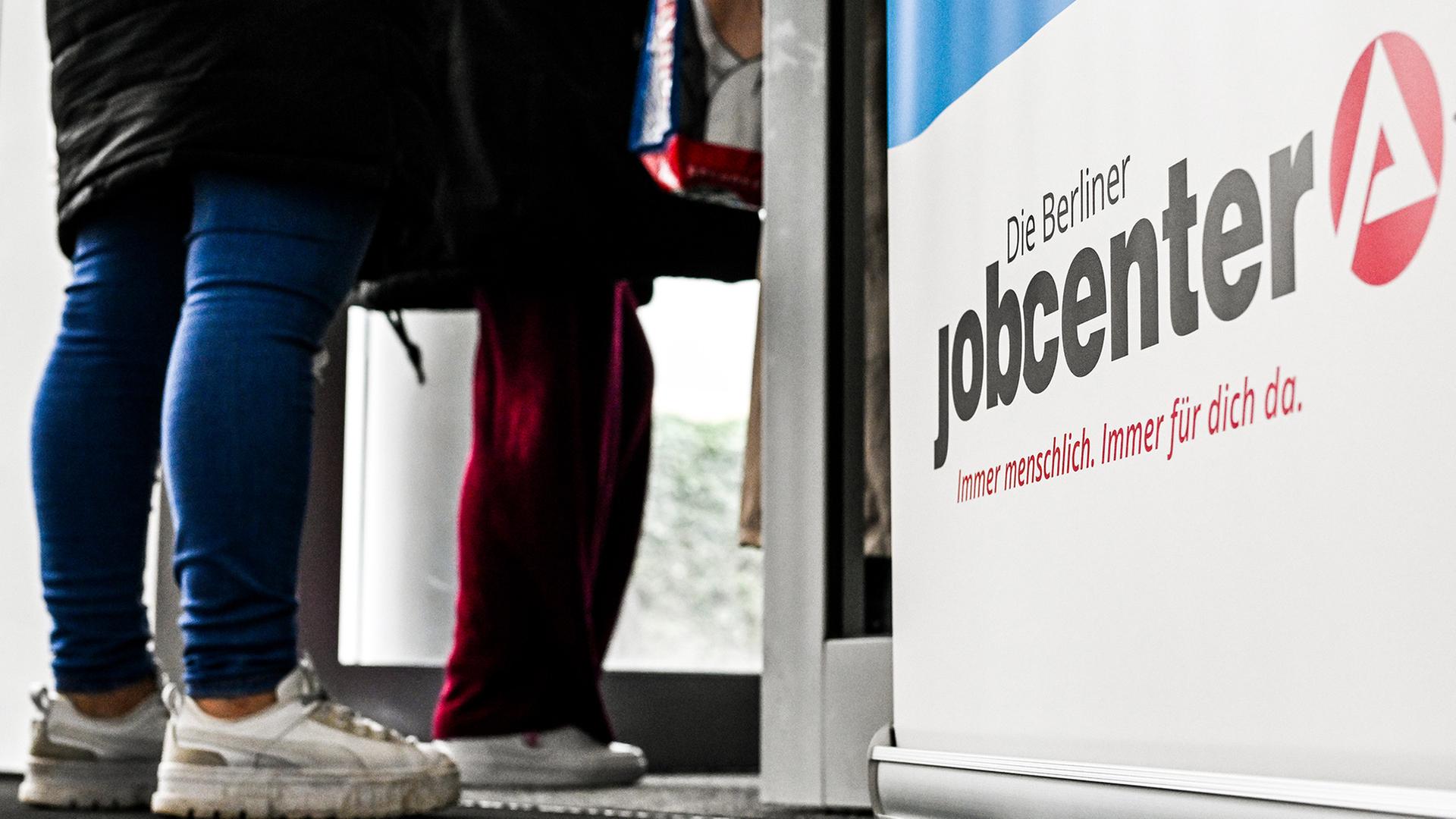 jobcenter berlin 100