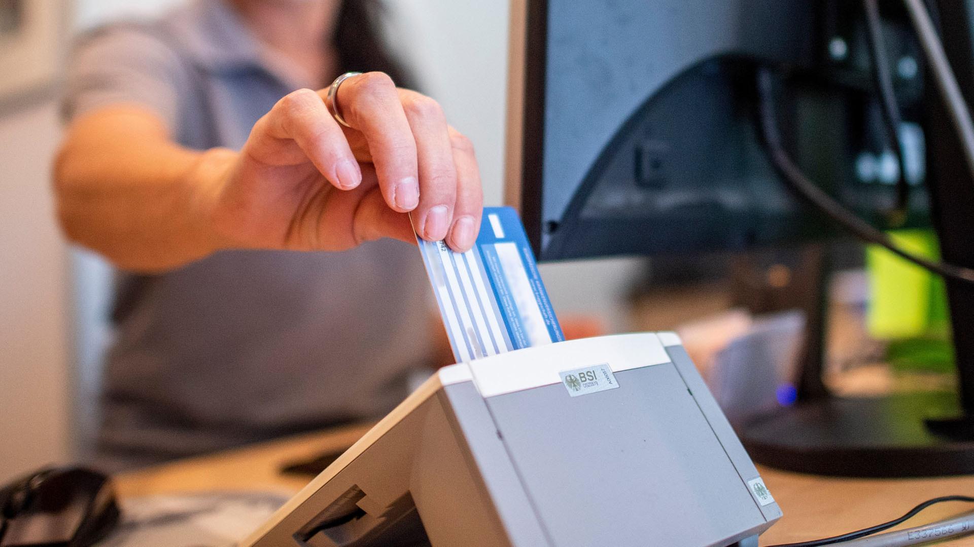 krankenkassenkarte lesegeraet 100