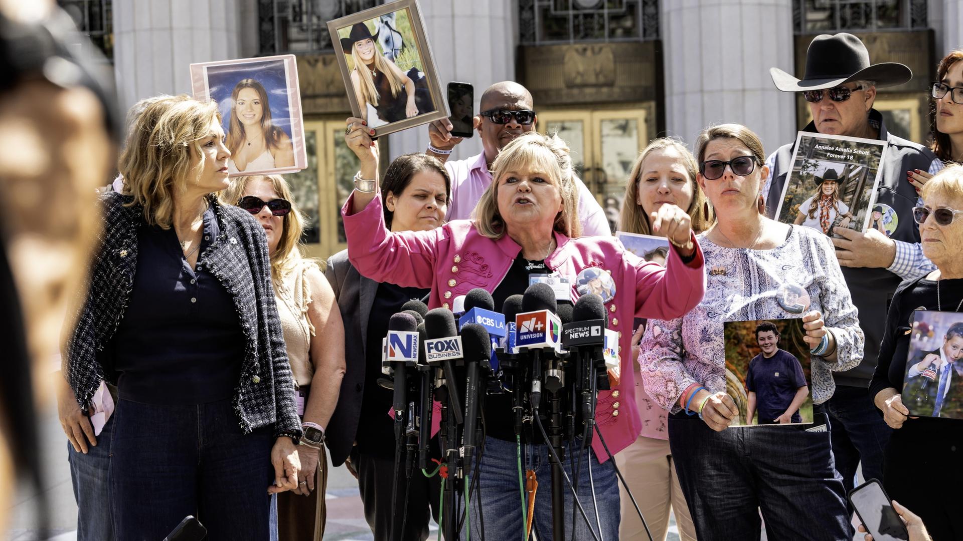 los angeles urteil social media 100