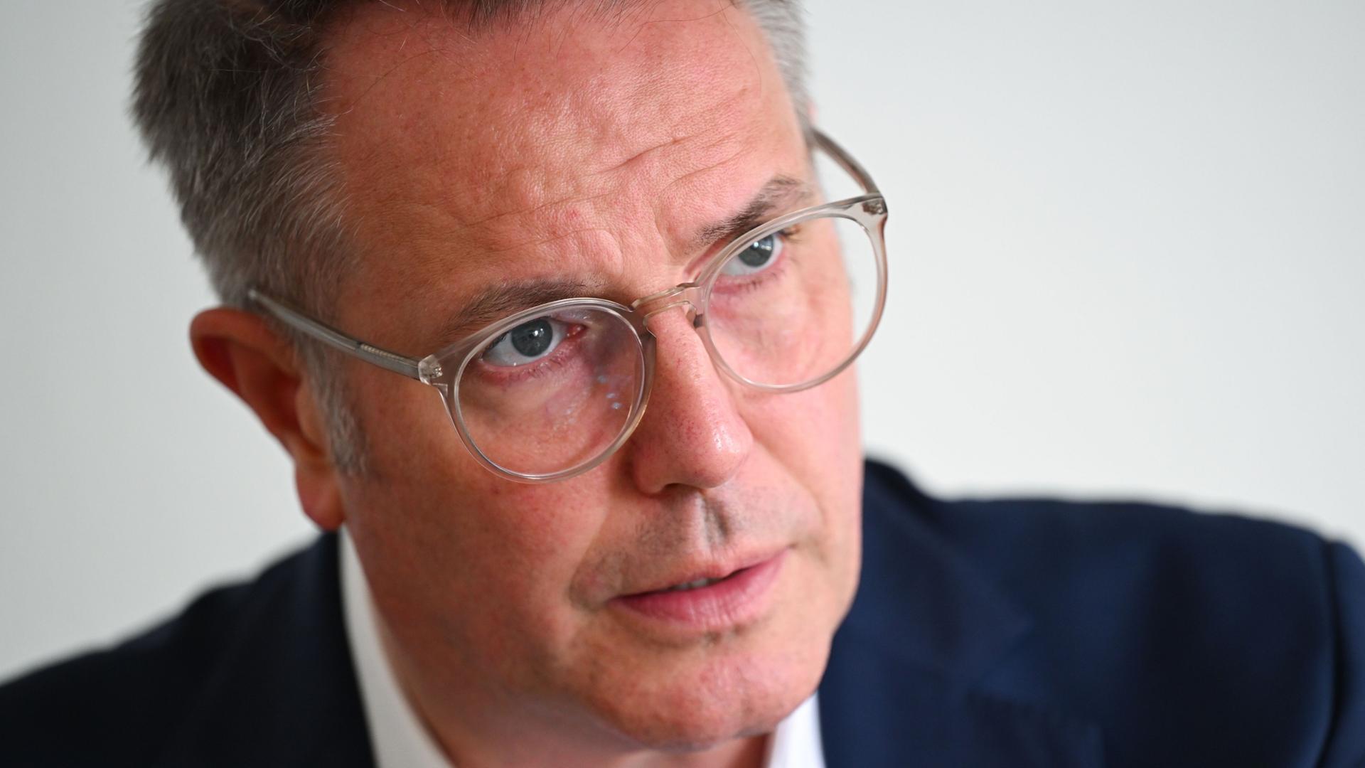 ministerpraesident schweitzer 100