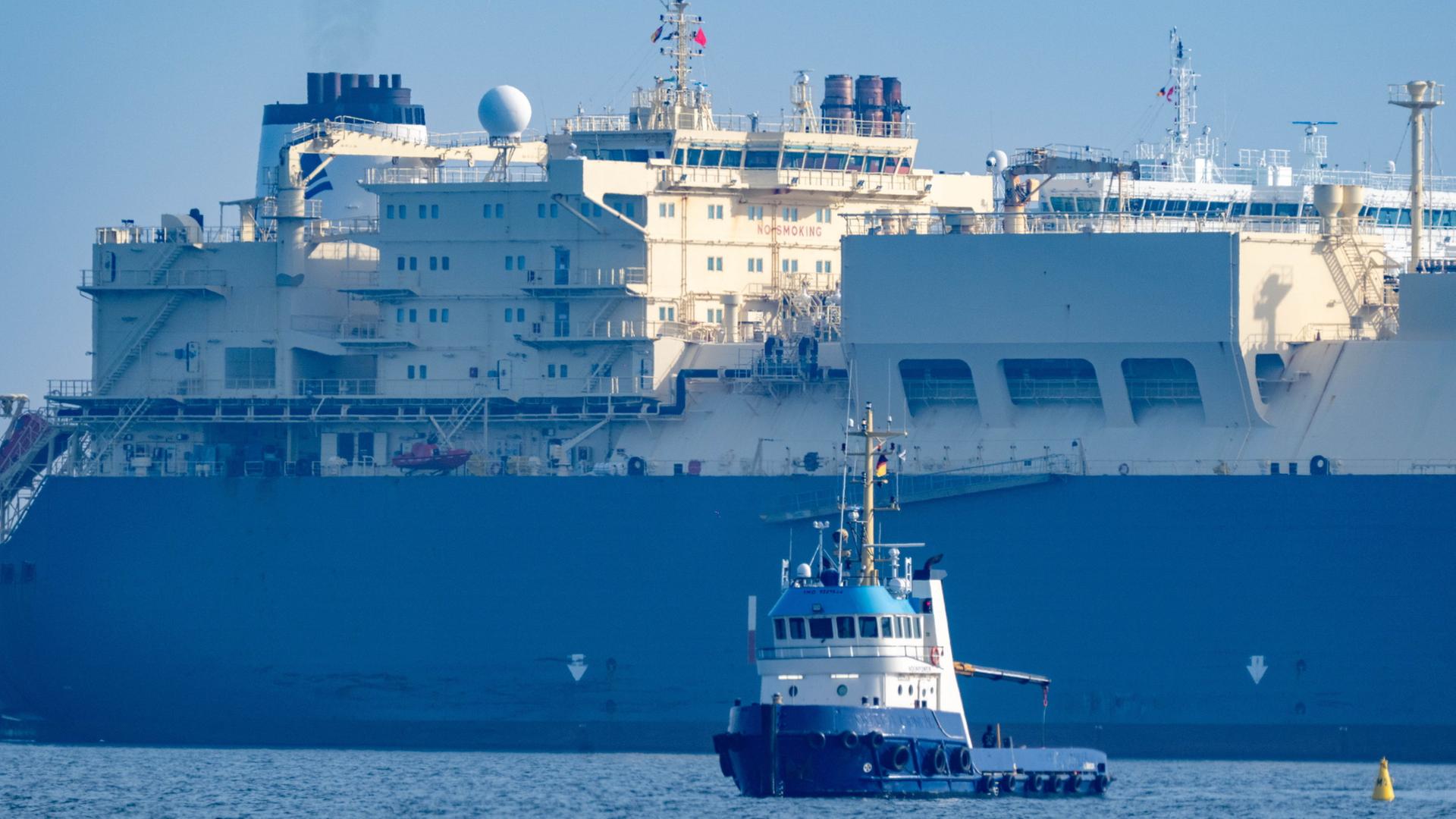 mukran lng tanker fluessigerdgas 100