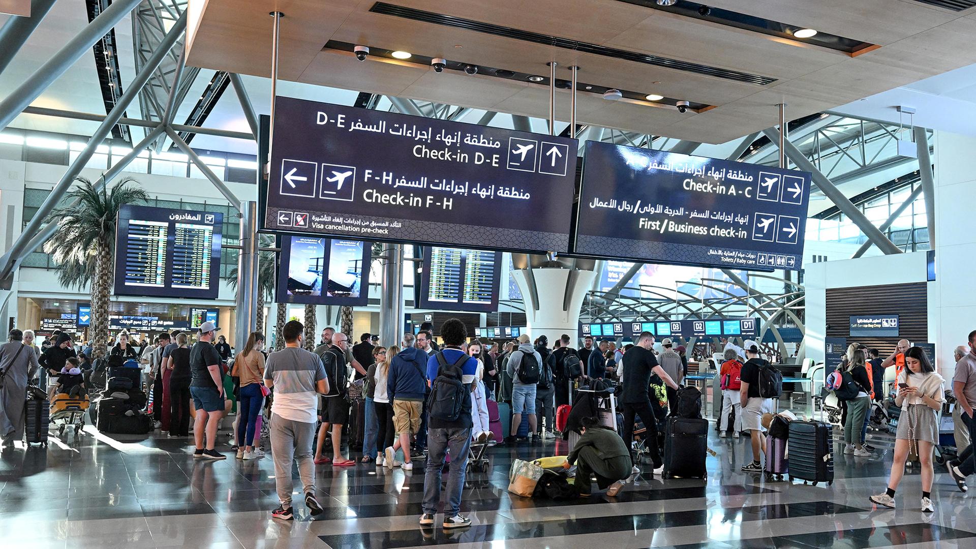 passagiere flughafen maskat 100