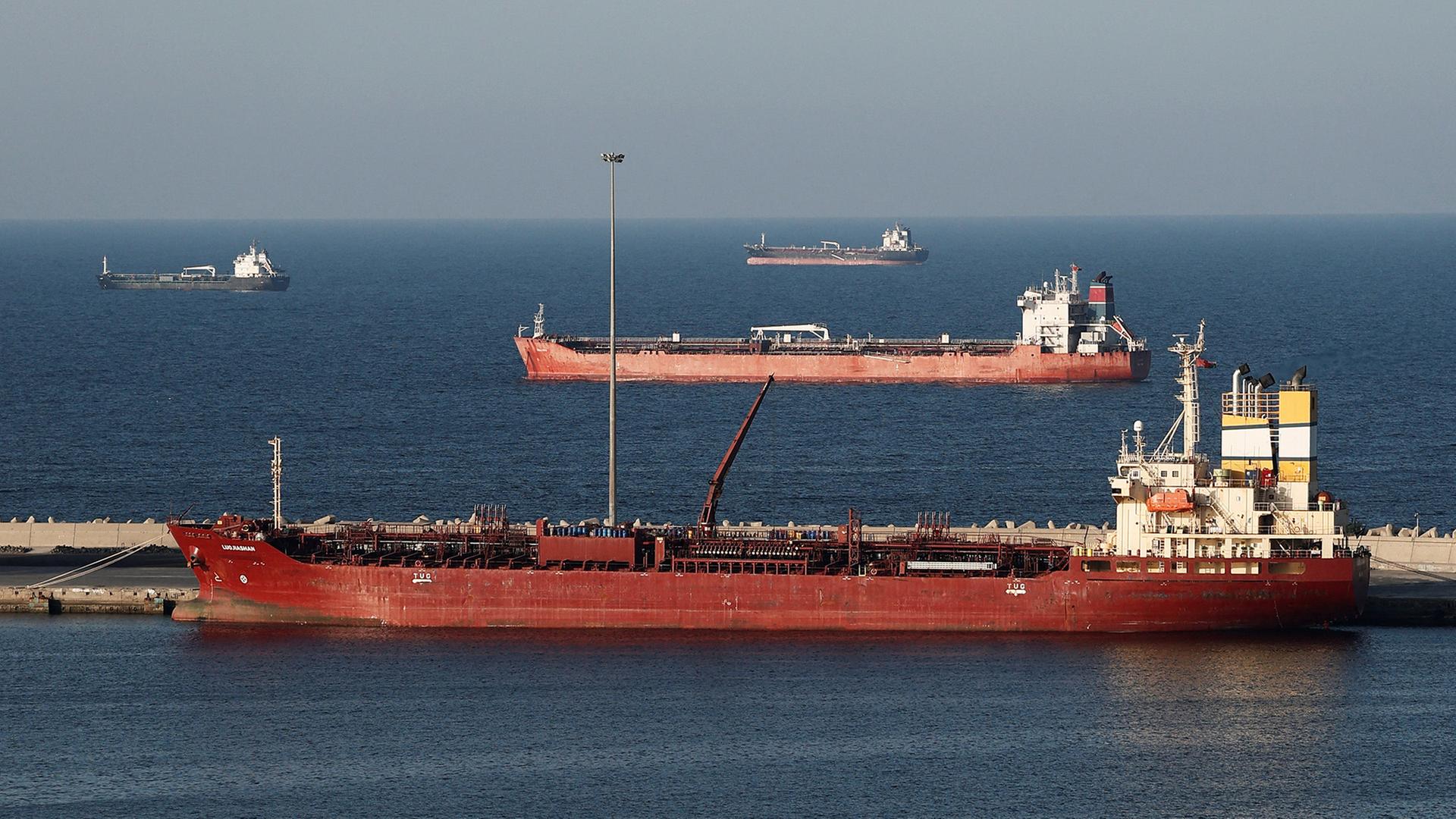 tanker gewaesser 100