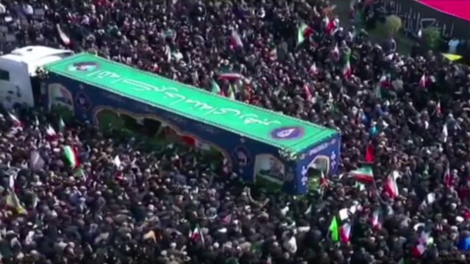 trauerzug teheran 100