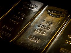 1 kilogramm goldbarren im tresor des goldhandels pro aurum muenchen 16 02 2016