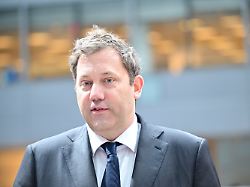 16 04 2026 usa washington lars klingbeil spd bundesminister der finanzen spricht waehrend einer pressekonferenz vor beginn eines roundtable der ukraine geberlaender am rande der iwf fruehjahrstagung