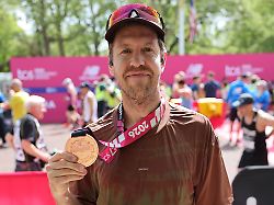 26 04 2026 london united kingdom sebastian vettel after completing the london marathon