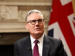 27 04 2026 london united kingdom prime minister keir starmer is interviewed by sky news cathy newman in 10 downing street