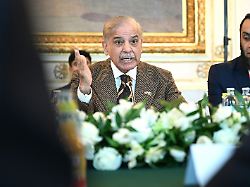 abd0048 20260216 wien oesterreich der pakistanische premierminister shehbaz sharif am montag 16 februar 2026 waehrend eines delegationsgespraeches im rahmen eines besuchs in wien