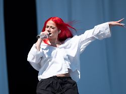 abd0300 20250629 linz oesterreich badmomzjay am sonntag 29 juni 2025 im rahmen des festivals lido sounds in linz