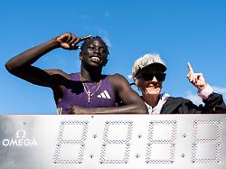 april 12 2026 sydney nsw australia gout gout of queensland poses with his mother monica after winning the menaaa s 200m final in 19 67 seconds at the 2026 australian athletics championships