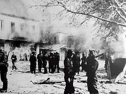 ausgangspunkt ist eine klage griechischer opfer des ns massakers von distomo vom 10 juni 1944 bei dem die waffen ss 218 bewohner des dorfes massakrierte