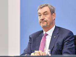 berlin deutschland bundeskanzleramt pressekonferenz nach koalitionsausschuss csu chef markus soeder