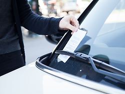 betreiber duerfen unberechtigtes parken verhindern muessen ihre regeln jedoch klar gut sichtbar und verstaendlich bereits bei der einfahrt darstellen