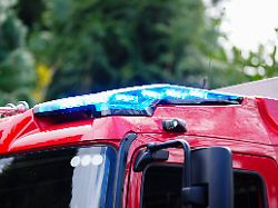 blaulicht auf feuerwehrauto symbolfoto blaulicht 31 03